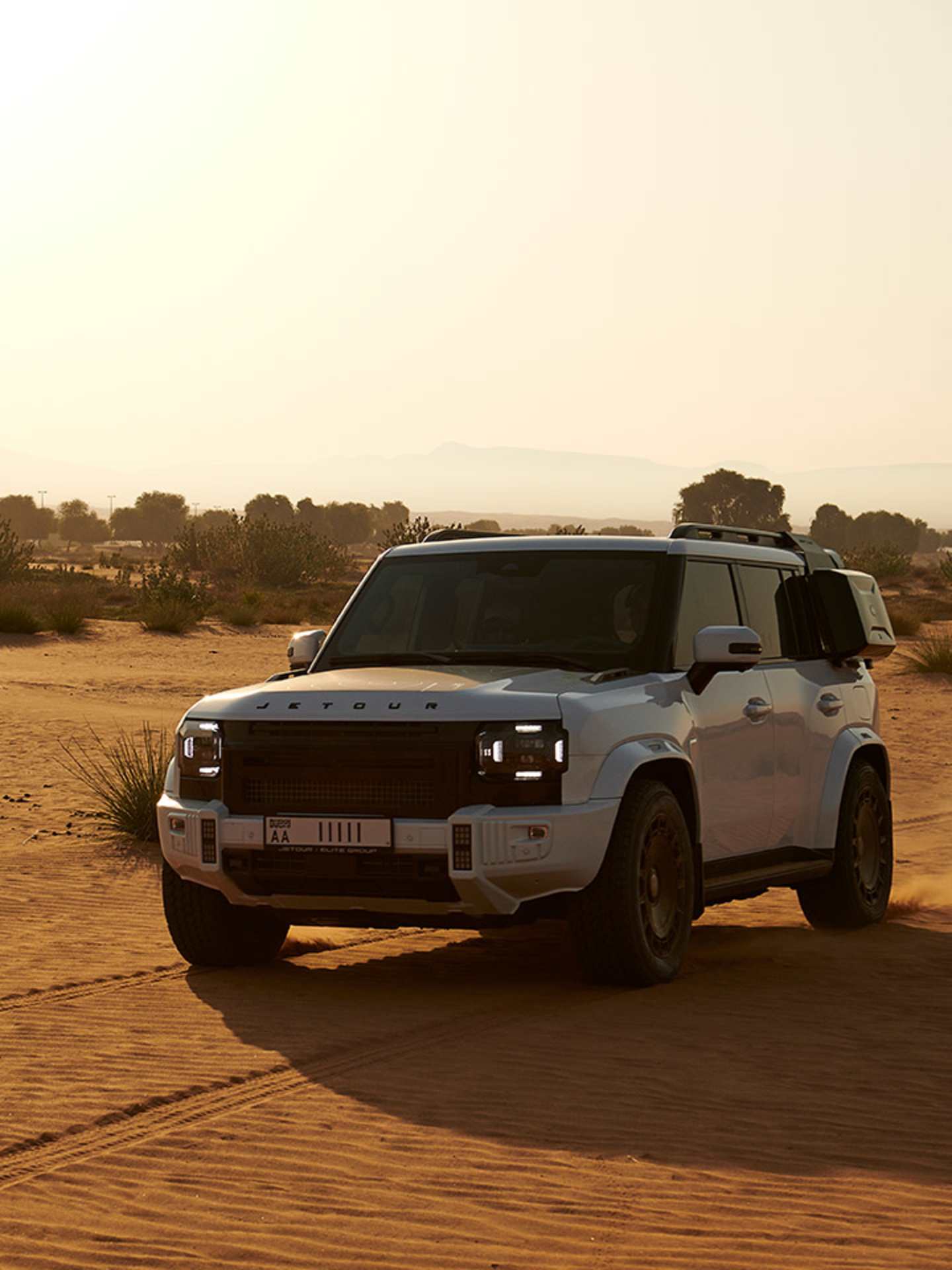 Jetour T2 i-DM 4x4 hybrid SUV , showcasing its powerful 600 HP engine, 910 Nm torque, and advanced hybrid technology for a hi