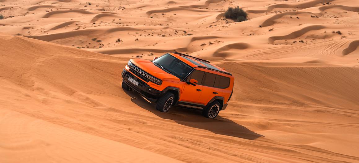 Jetour G700 Navigating Desert Terrain